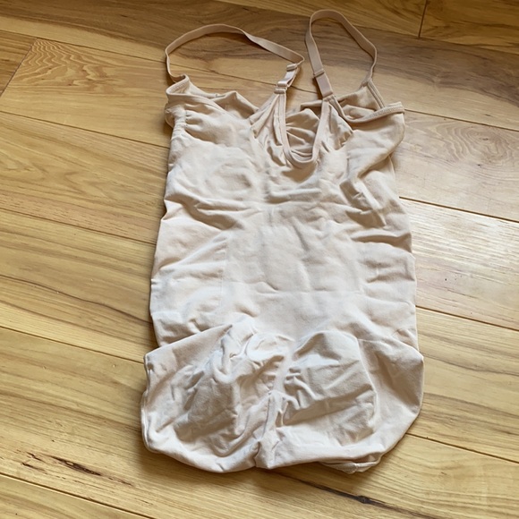 SKIMS Intimates & Sleepwear Skims Sculpting Bodysuit W Snaps Poshmark